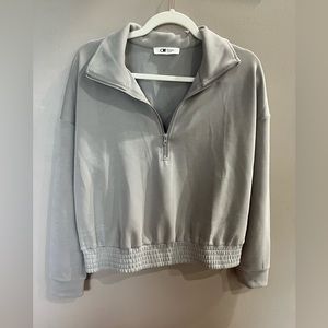 Sports pullover for women